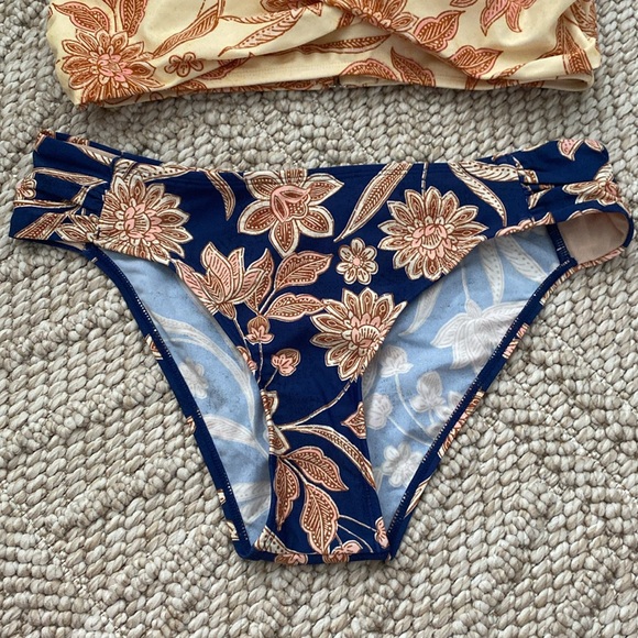 Cupshe | size medium swim suit - Picture 2 of 5